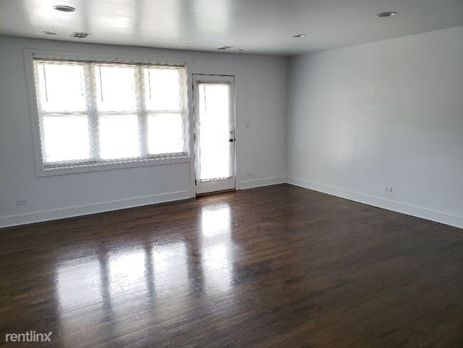 Building Photo - 2534 W Fitch Ave