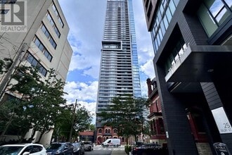 Building Photo - 609 Sherbourne St