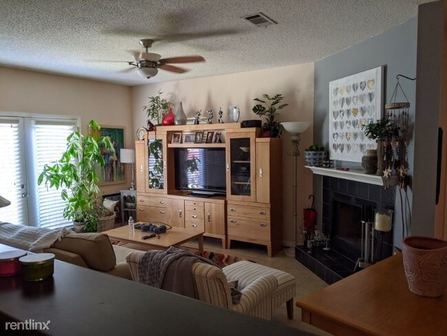 Building Photo - 3 br, 2 bath House - 213 E Romana St