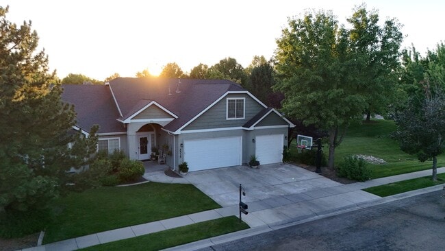 Building Photo - Beautiful Lochsa Falls 5 Bedroom Home with...