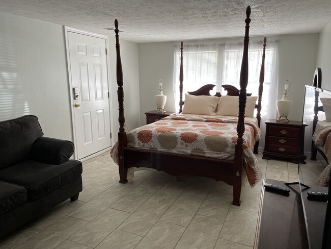 Foto del edificio - 4458 Tarragon Ln