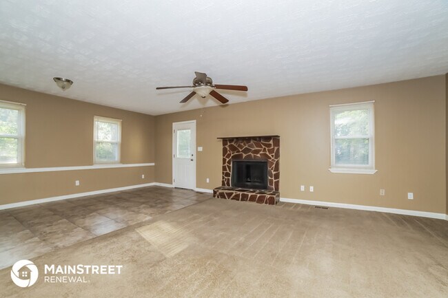 Building Photo - 4872 Pebblebrook Dr