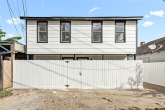 Building Photo - 3229 Holman St