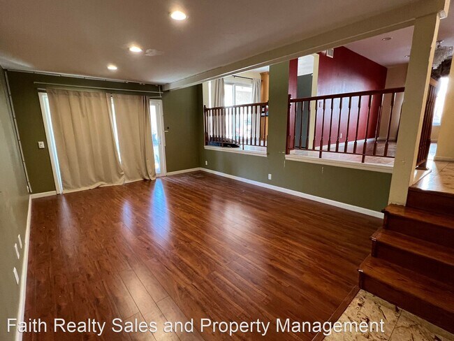 Foto del edificio - 4 br, 3 bath House - 913 W. Alfred Pl