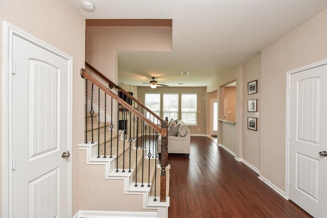 Foto del edificio - 7002 Edwanna Ln