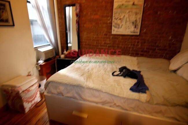Building Photo - 172 W 81st St