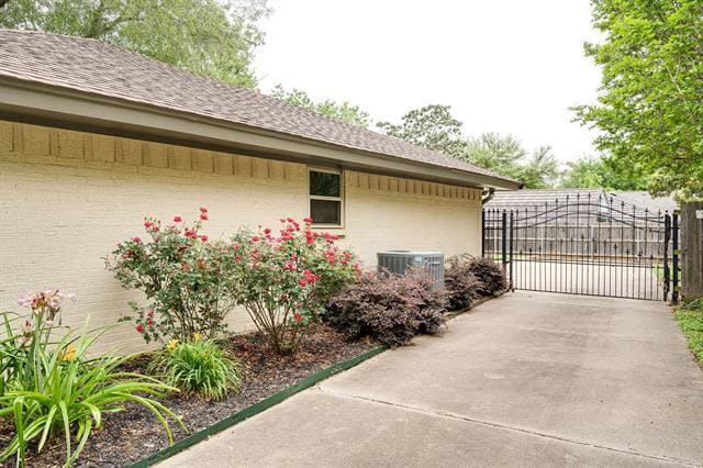 Building Photo - 35 Lincolnshire Cir