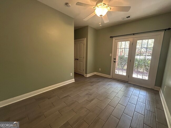 Building Photo - 405 Lexington Village