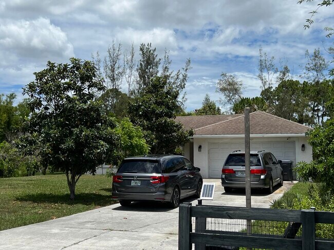 Foto del edificio - 12403 87th St N