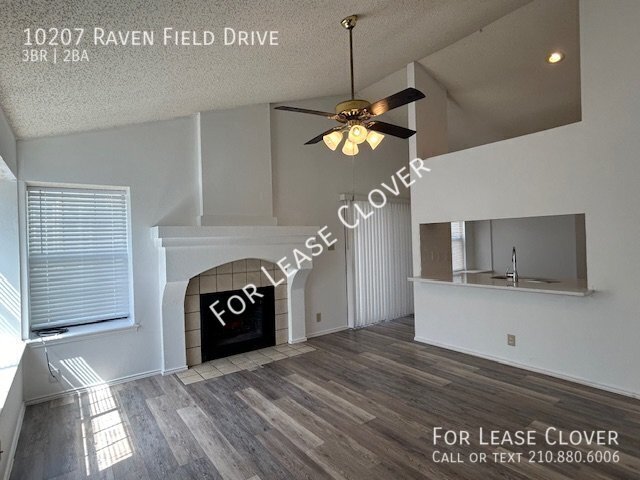 Foto del edificio - 10207 Raven Field Dr