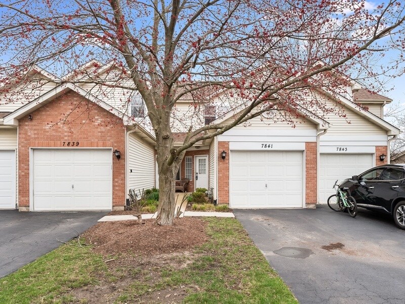 Primary Photo - 7841 Darien Lake Dr