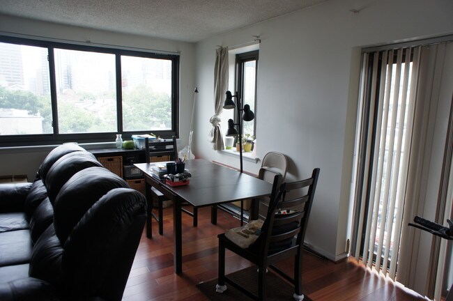 Foto del edificio - 2201 Cherry St