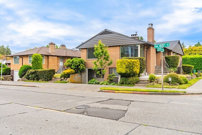 Foto del edificio - Charming Ballard  Daylight One Bedroom Plu...