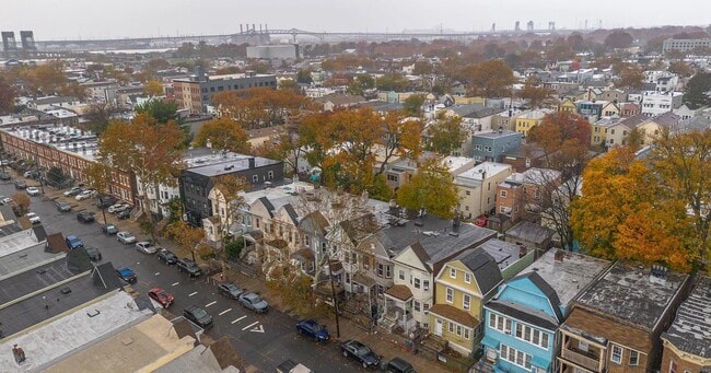 Foto del edificio - 294 Ege Ave