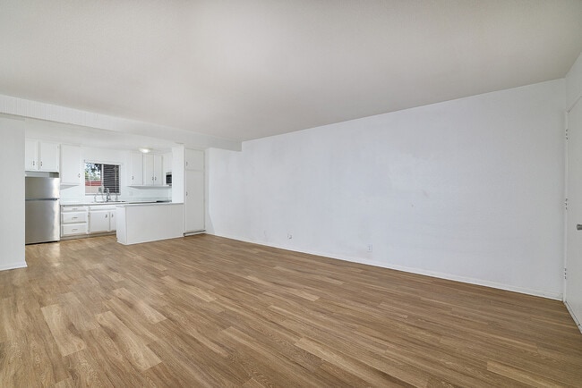 Building Photo - Panorama Apartments