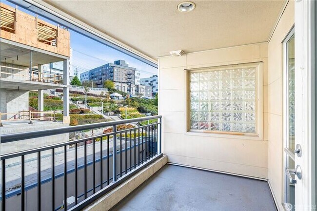 Foto del edificio - 321 10th Ave S