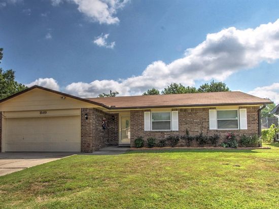 Foto principal - Updated 3 Bed 1 Bath House