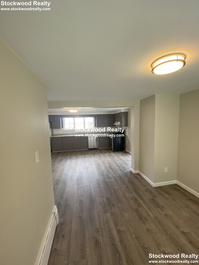 Foto del edificio - 38 Maplewood Ave