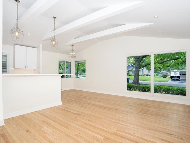 Building Photo - 48 Oakwood Dr