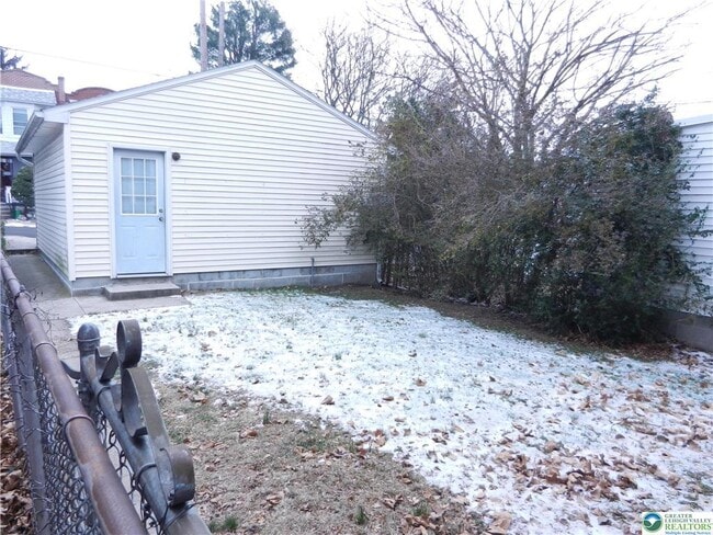 Foto del edificio - 1428 Center St