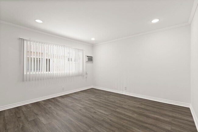 Foto del interior - 547 N Flores St