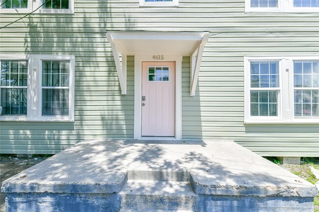 Building Photo - 4615 Schroeder St