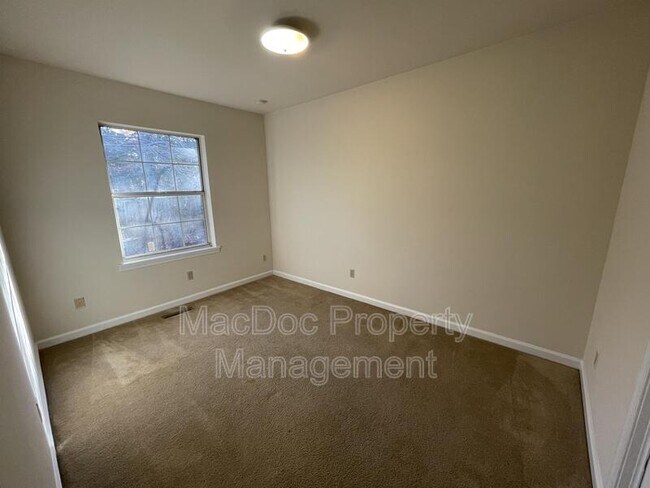 Building Photo - 16126 Clarence Ct