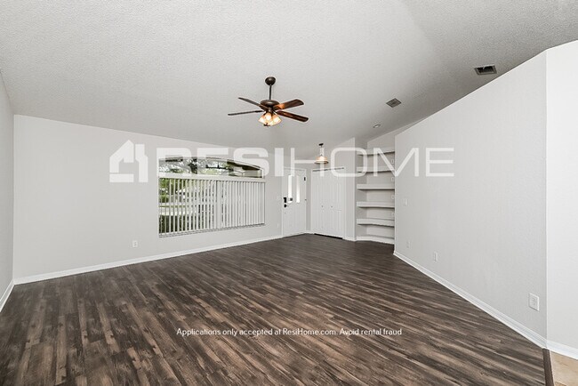 Building Photo - NEW BEAUTIFULLY RENOVATED HOME!