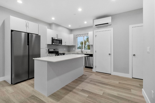 Foto del edificio - 5724 Sterling Ave