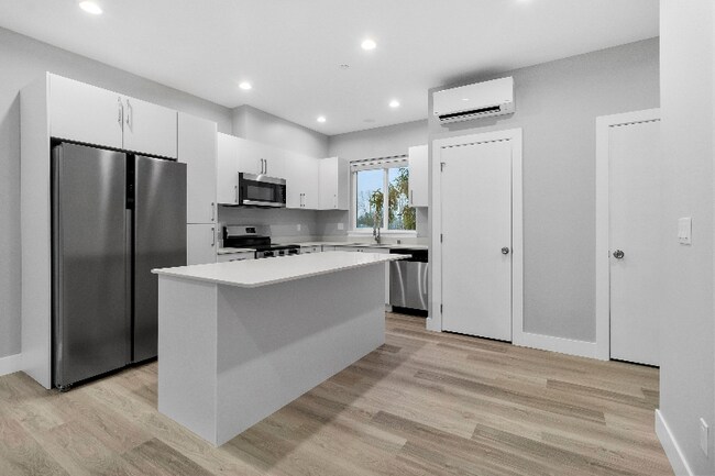 Foto del edificio - 5724 Sterling Ave