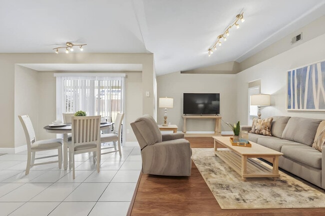 Foto del edificio - 820 Briargrove Ave