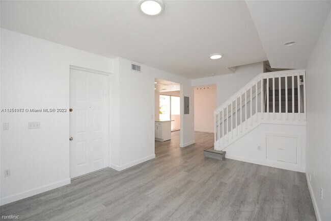 Building Photo - 3 br, 2.5 bath House - 8635 SW 152nd Ave A...