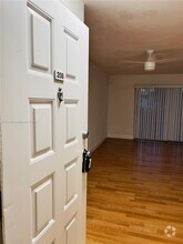 Building Photo - 2810 N Oakland Forest Dr