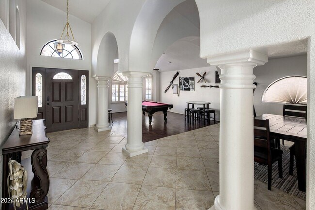 Foto del edificio - 5747 E Gelding Dr