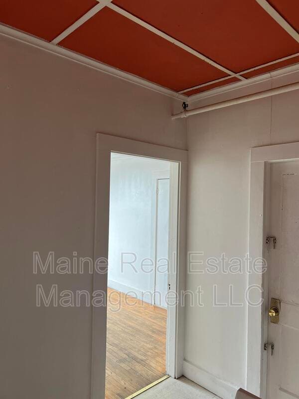 Building Photo - 569 Hammond St