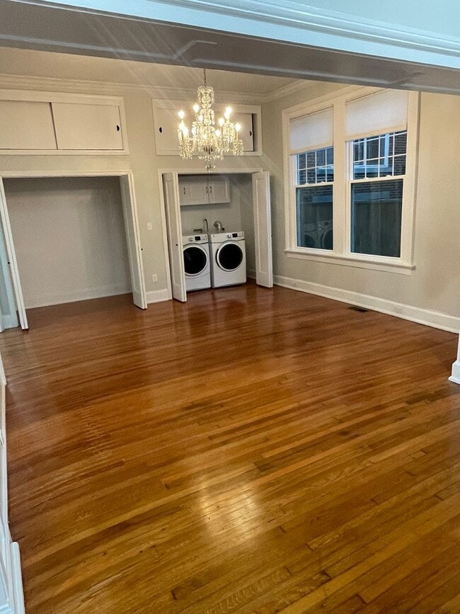Building Photo - Gorgeous 3BD/2BA ON Napoleon Ave with Off Street Parking