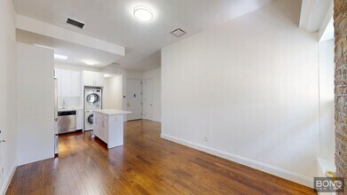 Building Photo - 116 E 60th St