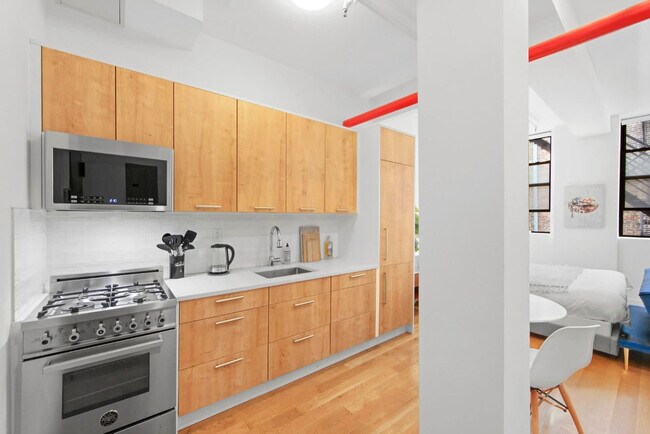 Foto del edificio - 519 W 45th St