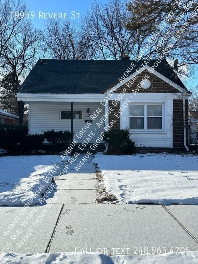 Primary Photo - 19959 Revere-lovely single-family bungalow...