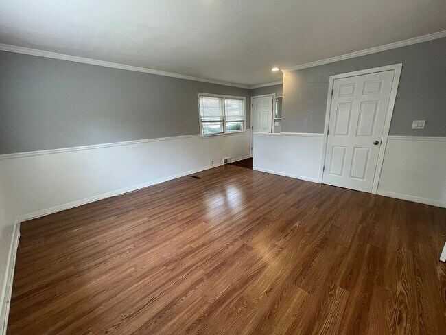 Foto del edificio - 883 N McKinley Rd