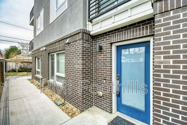 Foto del edificio - 1611 N Harlan St