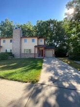 Building Photo - 2612 Somerville Ct