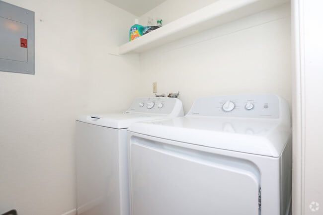 Interior Photo - Glen at Mesa