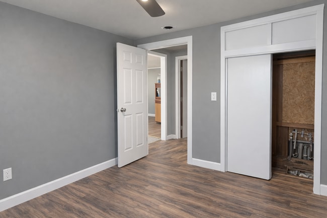 Building Photo - 305 W Maple-1