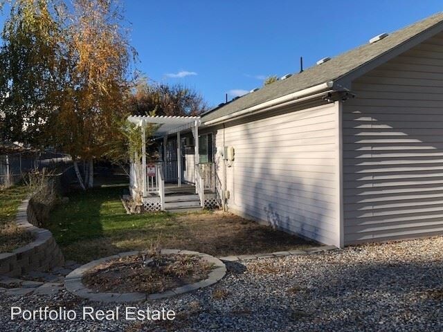 Building Photo - 3 br, 1 bath House - 415 Weil Pl