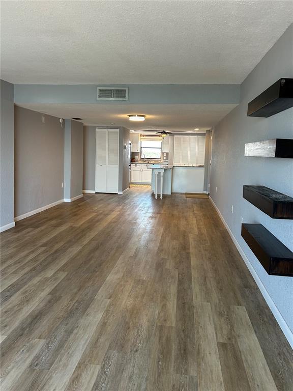 Foto del edificio - 7050 Sunset Dr S