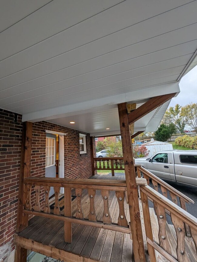 Foto del edificio - 3 Bd/1 Bath Home for Rent -- Available NOW!