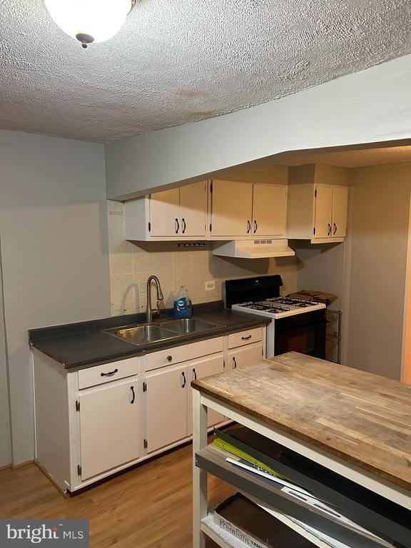 Foto del edificio - 3320 W 3rd St