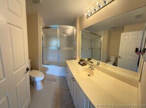 Building Photo - 2805 Veronia Dr