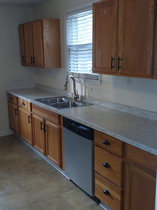 Foto principal - 852 Corona Dr